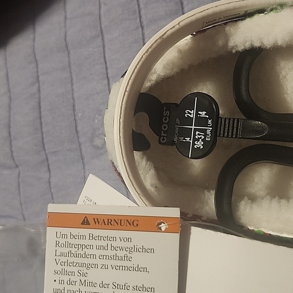 Crocs new - Picture 2 of 4